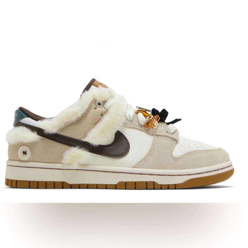 Women’s dunk low “mink and jewels”